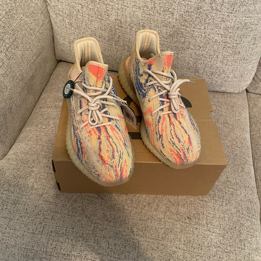 Yeezy MX oat Mens 10.5 Brand New in Box